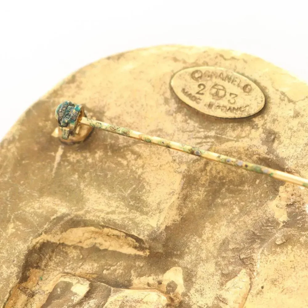 CHANEL Green Logo Brooch - Picture 4 of 6